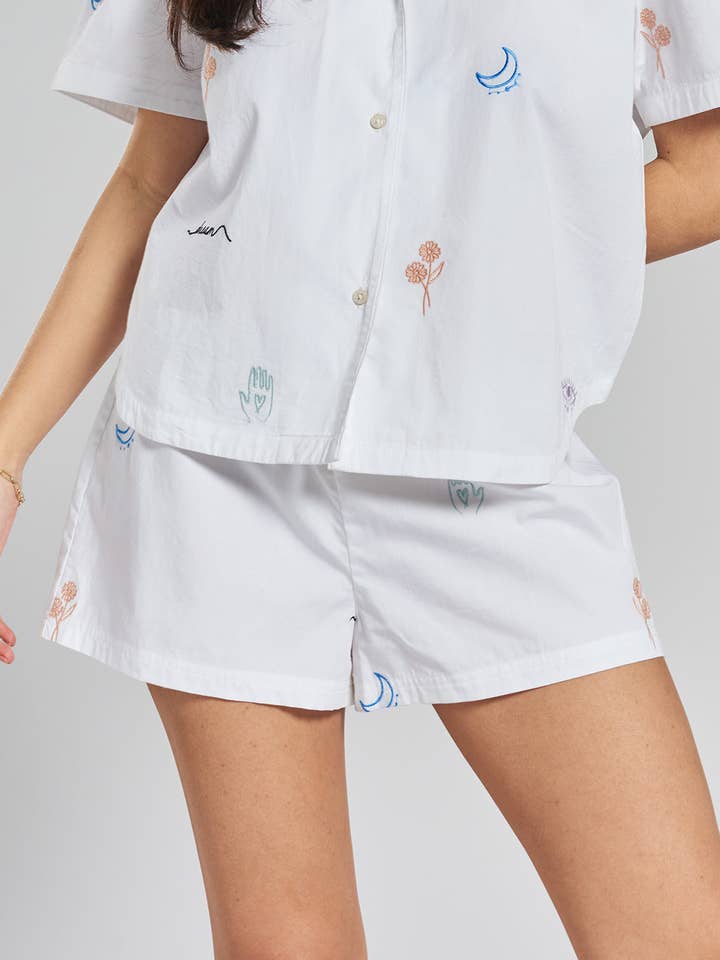 Pantaloncini da pigiama in cotone etico ricamato Tsubaki - Bianco Ghiaccio per la vendita all'ingrosso da parte di Peachaus