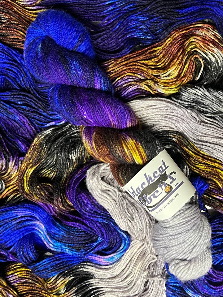 LucyFur - Essential DK para venta al por mayor de Black Cat Fibers