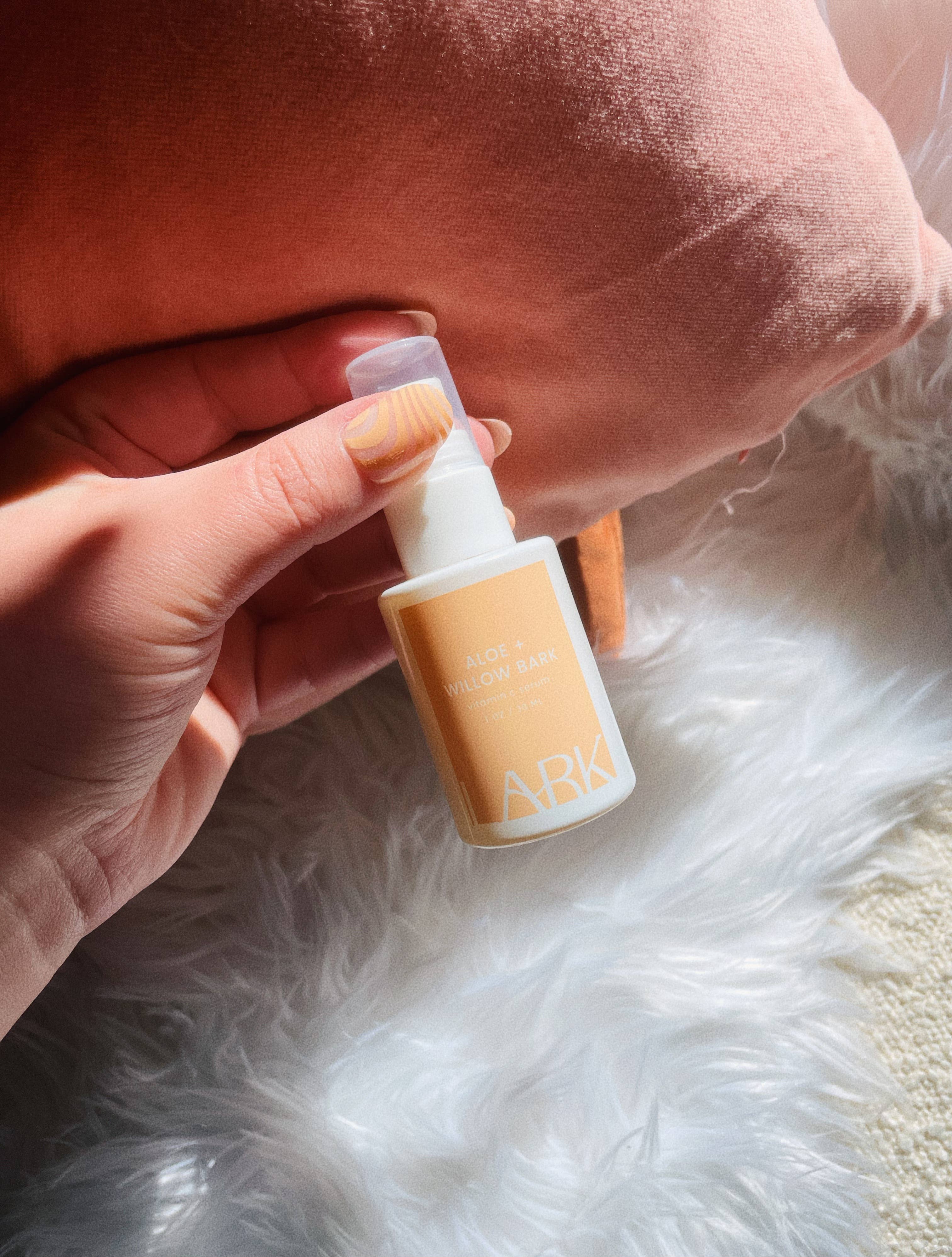 LARK Skin Co. – wholesale Ansiktsserum/-koncentrat – Aloe + Willow bark Vitamin C Serum4