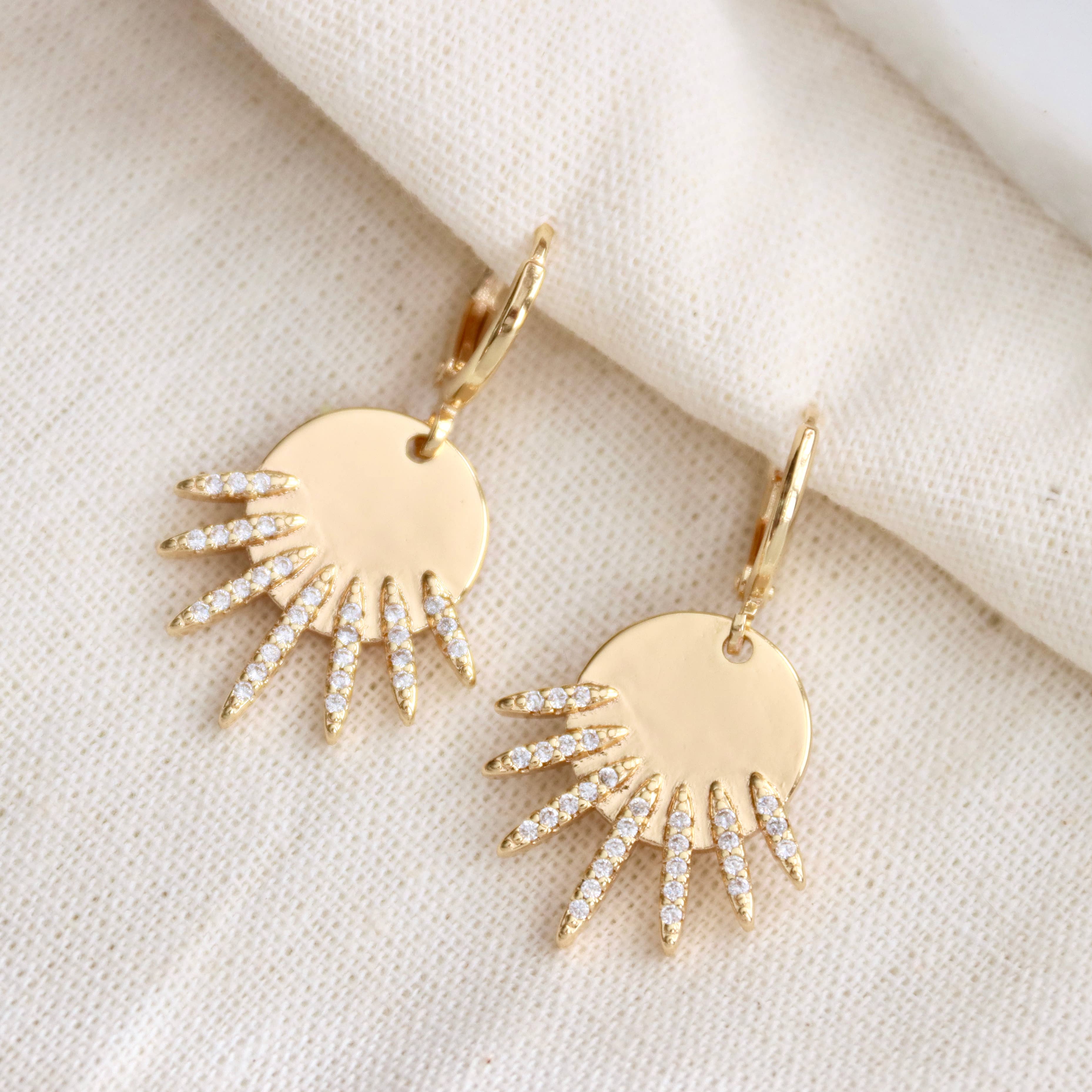 Mesa Blue – brincos huggies por atacado – Brincos de argola CZ Pave Starburst Huggie5