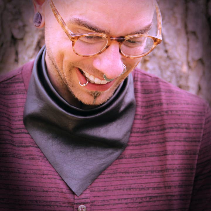 Audio Helkuik – wholesale Bandana – Unisex – Leather Bandana5