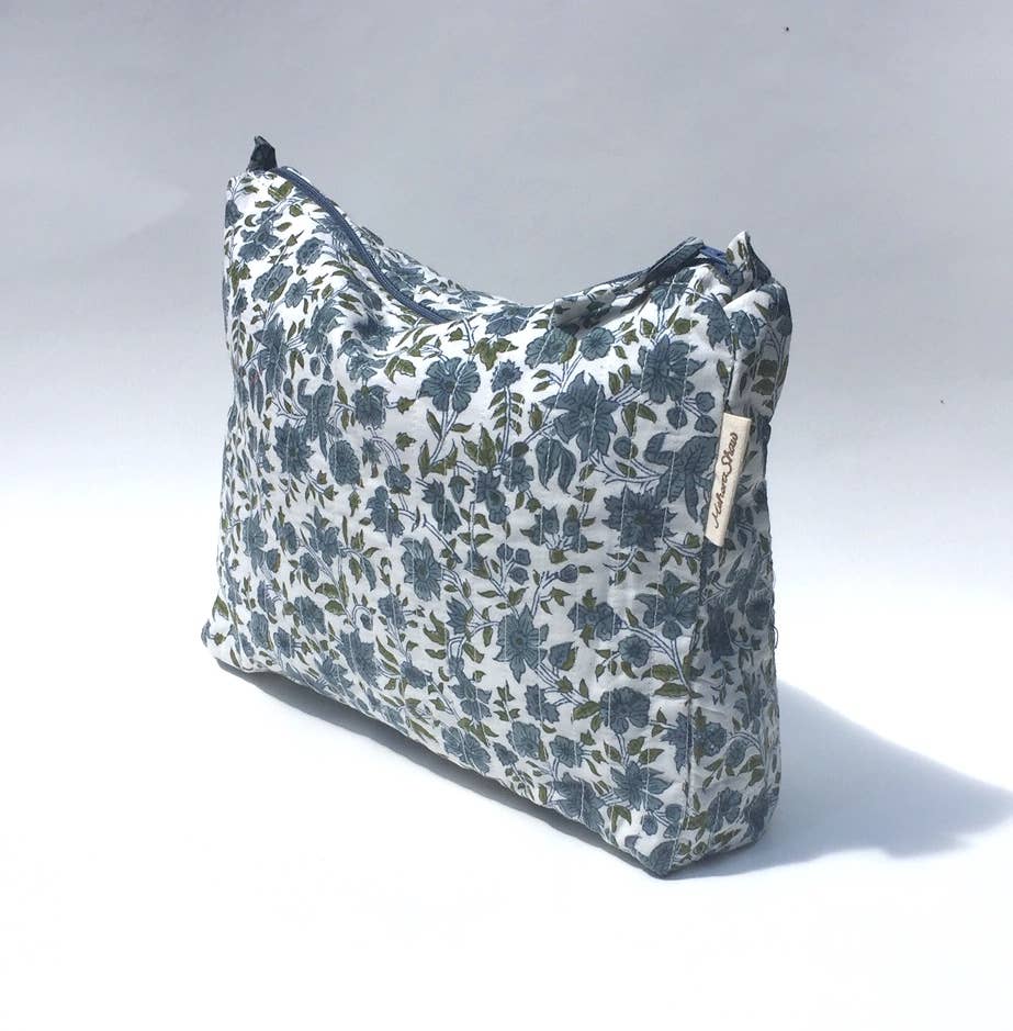 Mehera Shaw – wholesale Make-up/cosmetic bag – Cosmetics Bag - Compact - Quilted Hand Block Print Cotton13