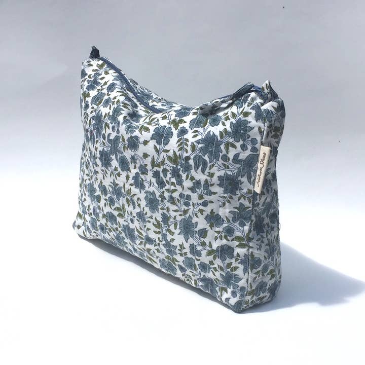 Mehera Shaw – wholesale Make-up/cosmetic bag – Cosmetics Bag - Compact - Quilted Hand Block Print Cotton13
