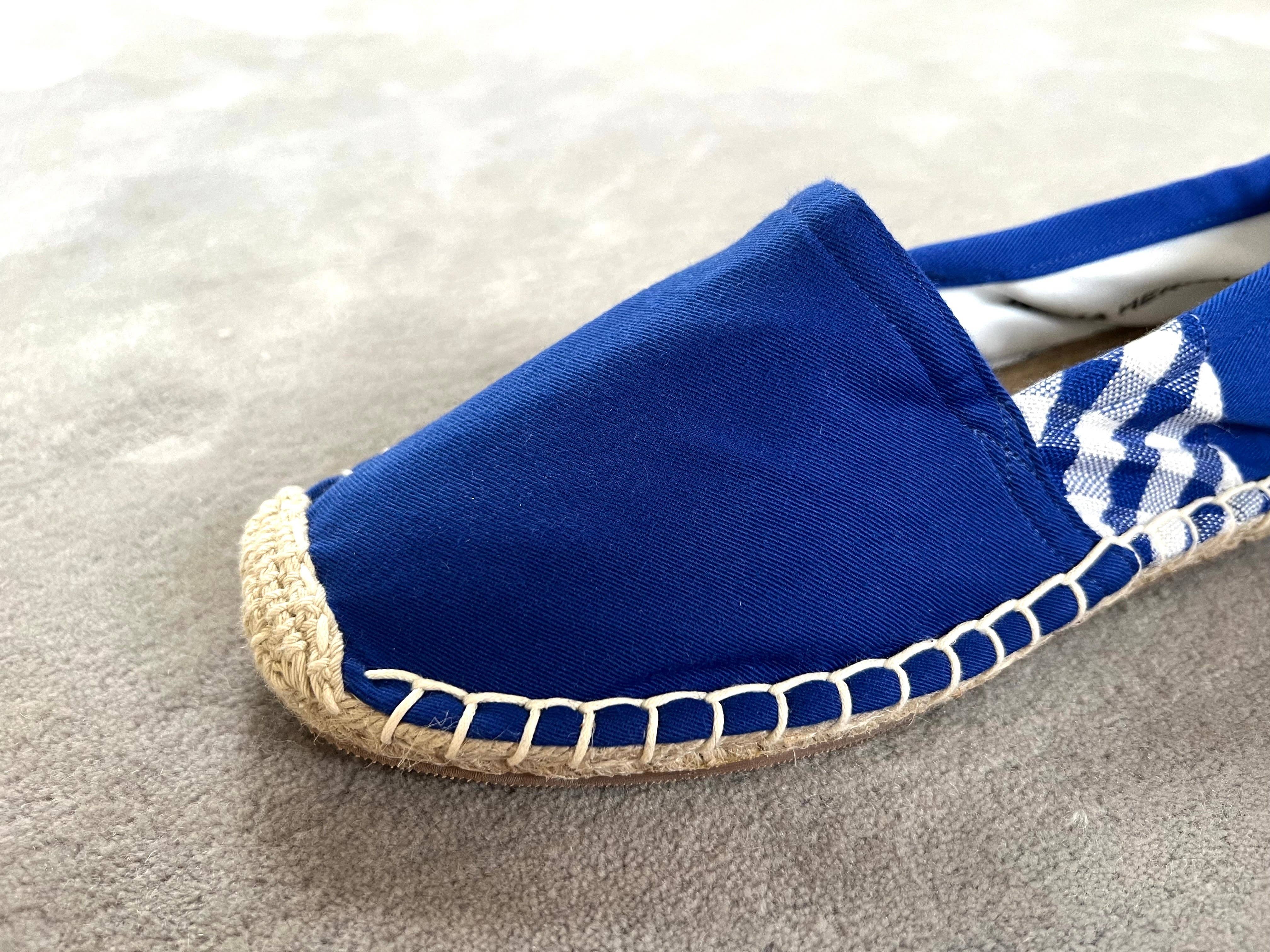 Krama Heritage - Wholesale Flats - Women's - The Krama Blue espadrilles in their large natural palm leaf case7