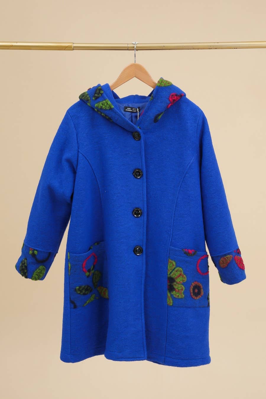 la maison des fibres naturelles – wholesale Rock - Dam – Broderad kappa 99025 80% ull 20% polyester23