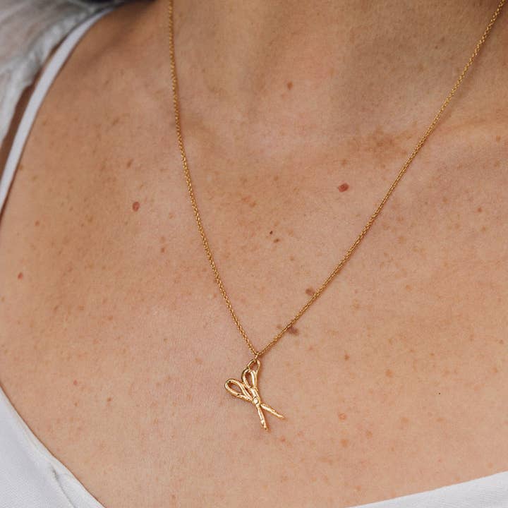 Câpâ - Wholesale Pendant/Charm Necklace - Gold Plated Scissors Necklace