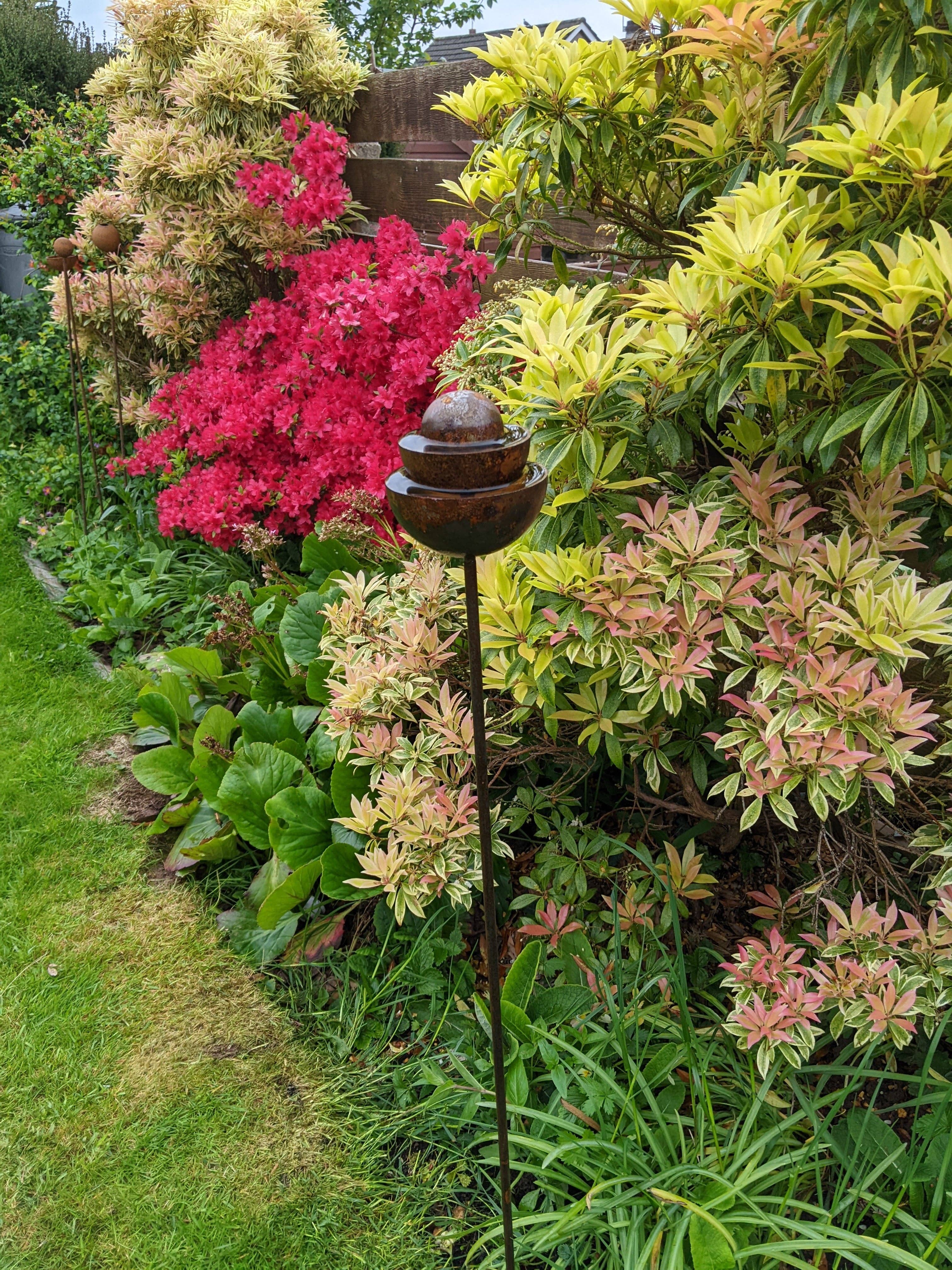 Savage Works – wholesale Outdoor ornament/decor – Ball Stake Fountain1