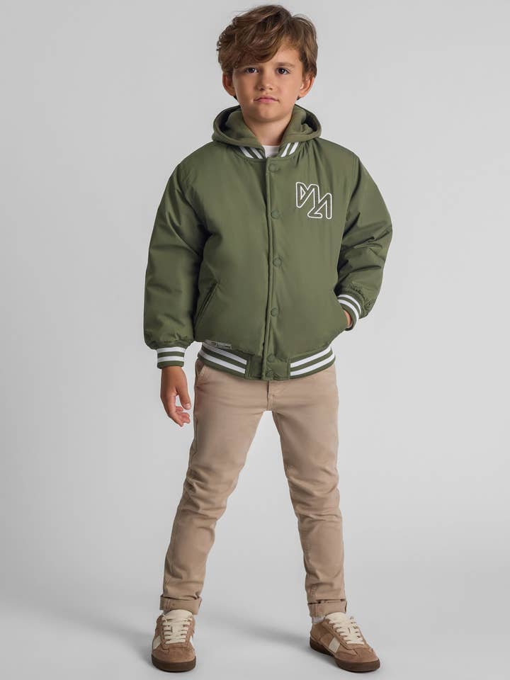 Casaco de basebol para rapazes com capuz destacável bordado caqui 2-14 anos por atacado de Minoti sp. z o.o.