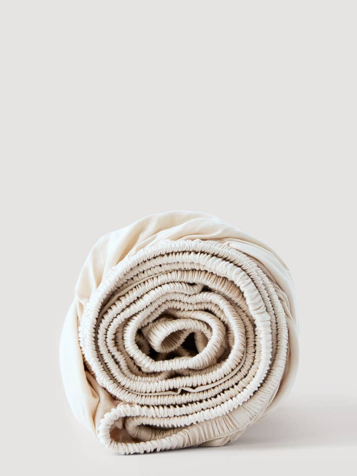 Drap-housse en satin Home Organic Room Service pour la vente par Pact