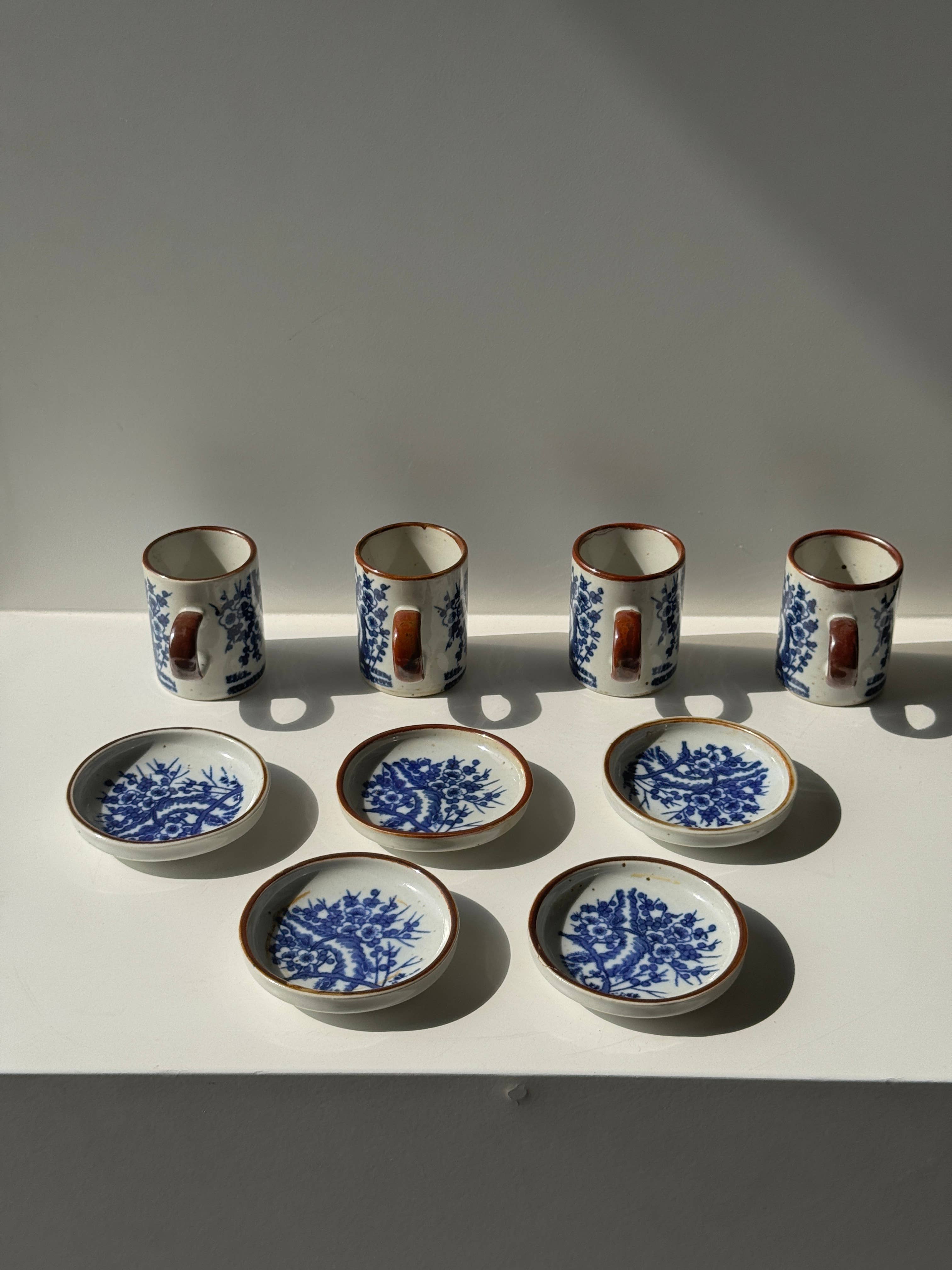 Blue Set of 4 small cups and their saucers with landscape decoration for wholesale on Faire27