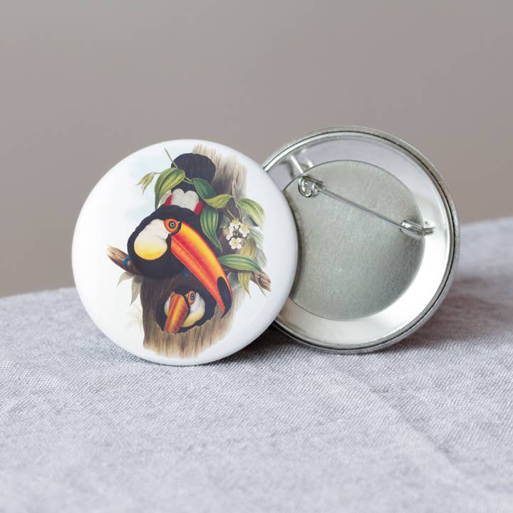 The Zoologist Archives - Venta al por mayor Botón/prendedor - Botón de tucán Toco - Pin redondo grande - Regalo de pájaro de la selva