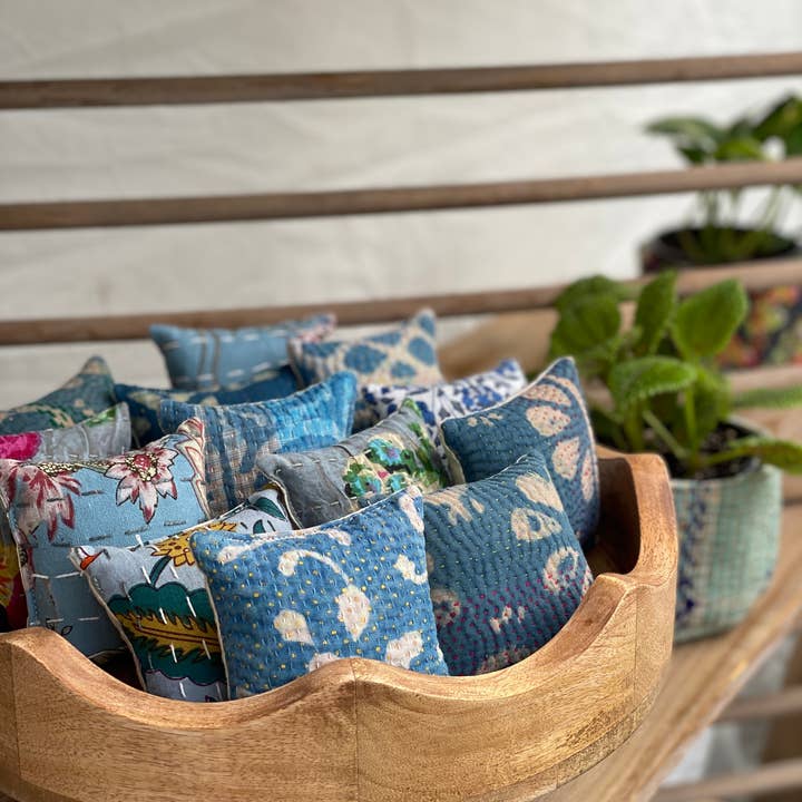 Belle's Nest - Wholesale Sachet - Blue Square Lavender Sachets0