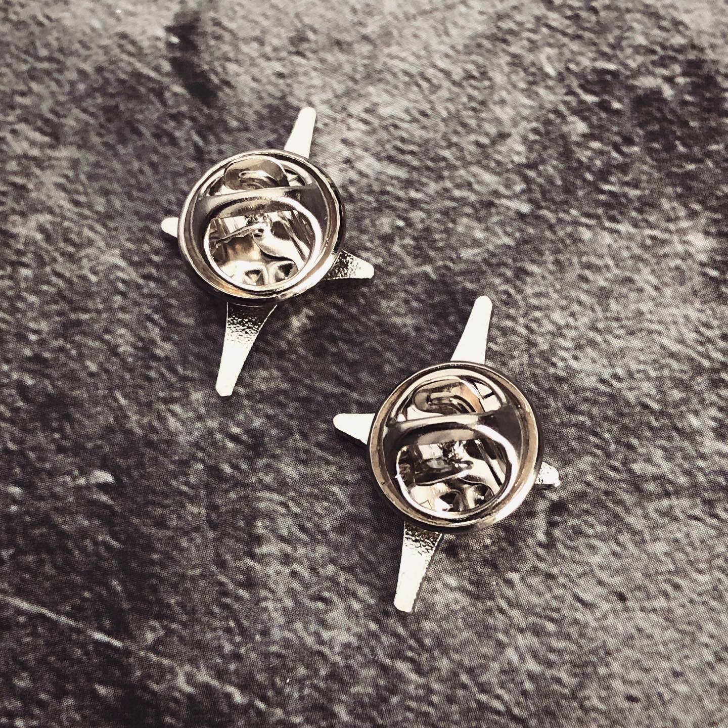 The Fabled Creative Co. - Vendita all'ingrosso Spilla da bavero - Set di spille smaltate - Stelle scintillanti - Argento1