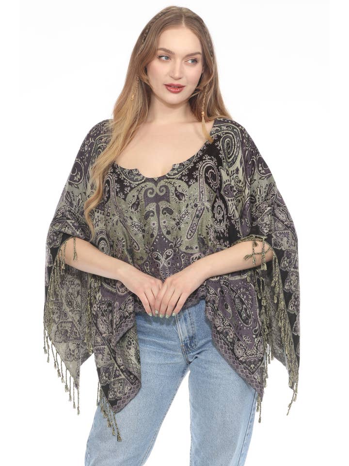 Lakhays Collection Inc. – wholesale Kimono - Dam – Fransad sjal med paisleymönster1