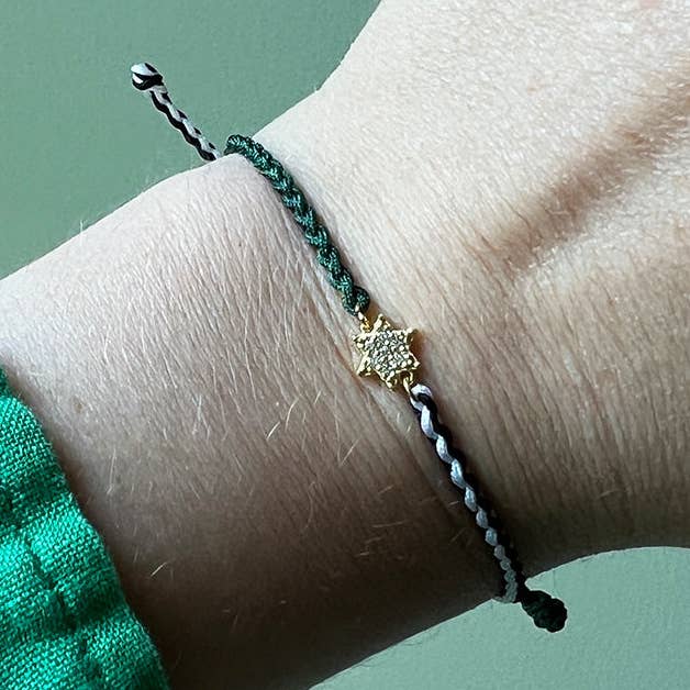 Bracelet d'amitié en forme d'étoile juive pour la vente par Mamaleh Jewelry