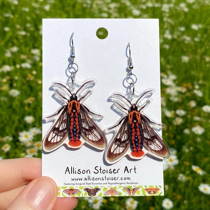 Akryl Tiger Moth Örhängen för wholesale av Allison Stoiser Art