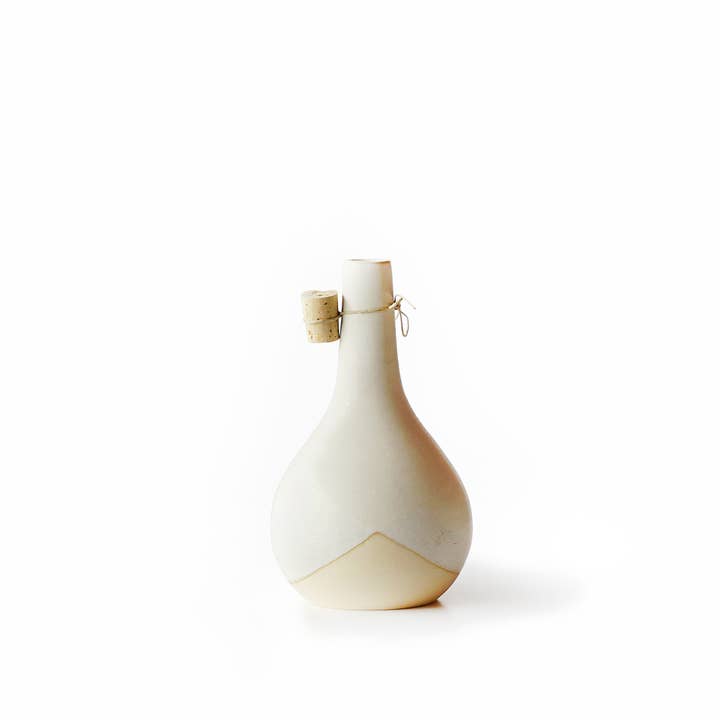 Ana Miranda Ceramics - Wholesale Oil/Vinegar Dispenser - Fungi oil bottle in stoneware with cork. 500ml5