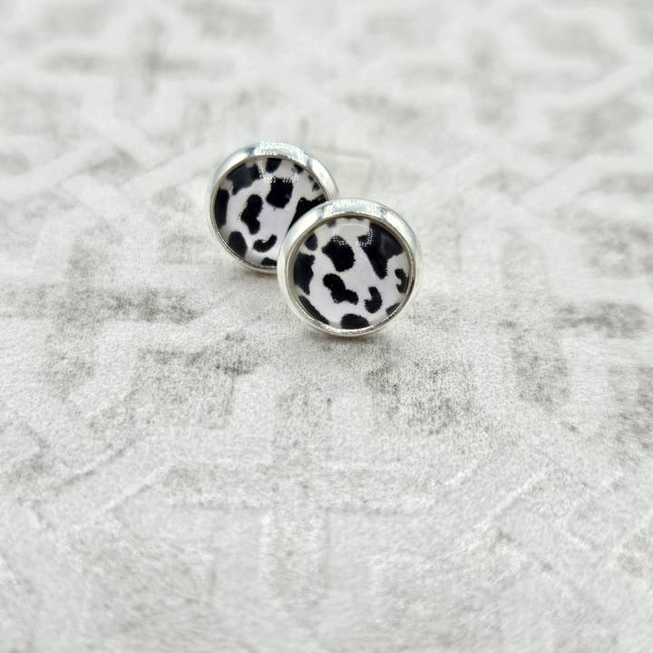 Boucles d'oreilles à tige Druzy (faites à la main, 8 mm) - Imprimé vache pour la vente par The Sparkle Shop