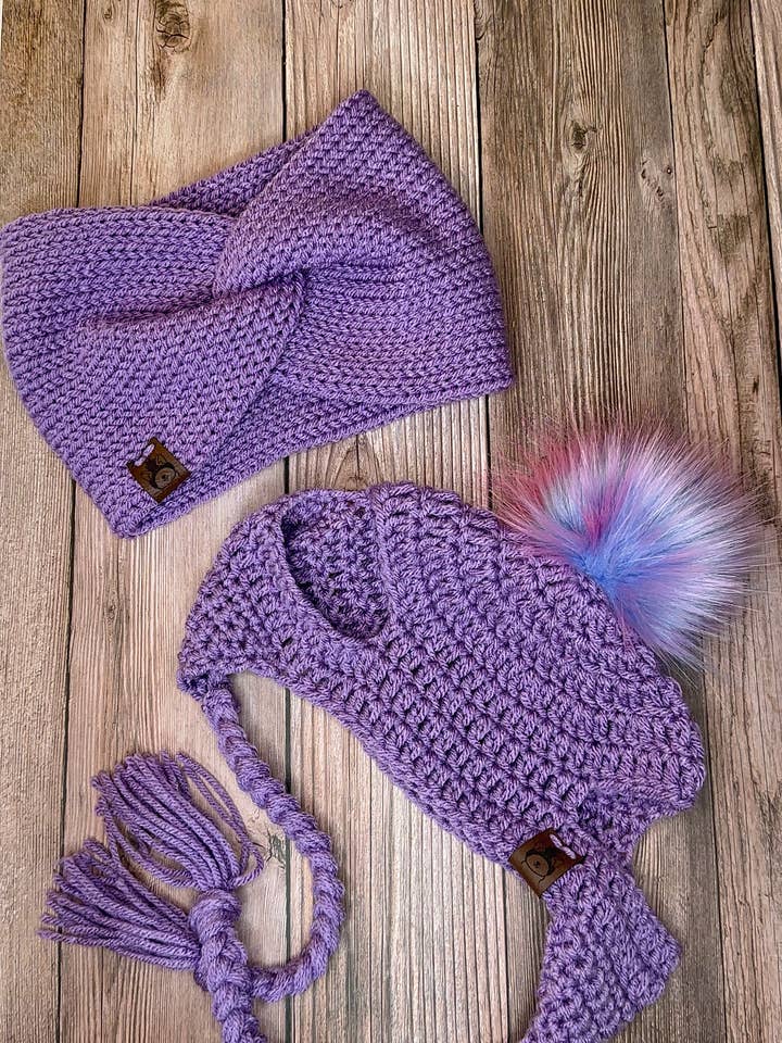 Ensemble bandeau et bonnet assortis en améthyste pour maman et chiot pour la vente par Cozy Knots & Paws