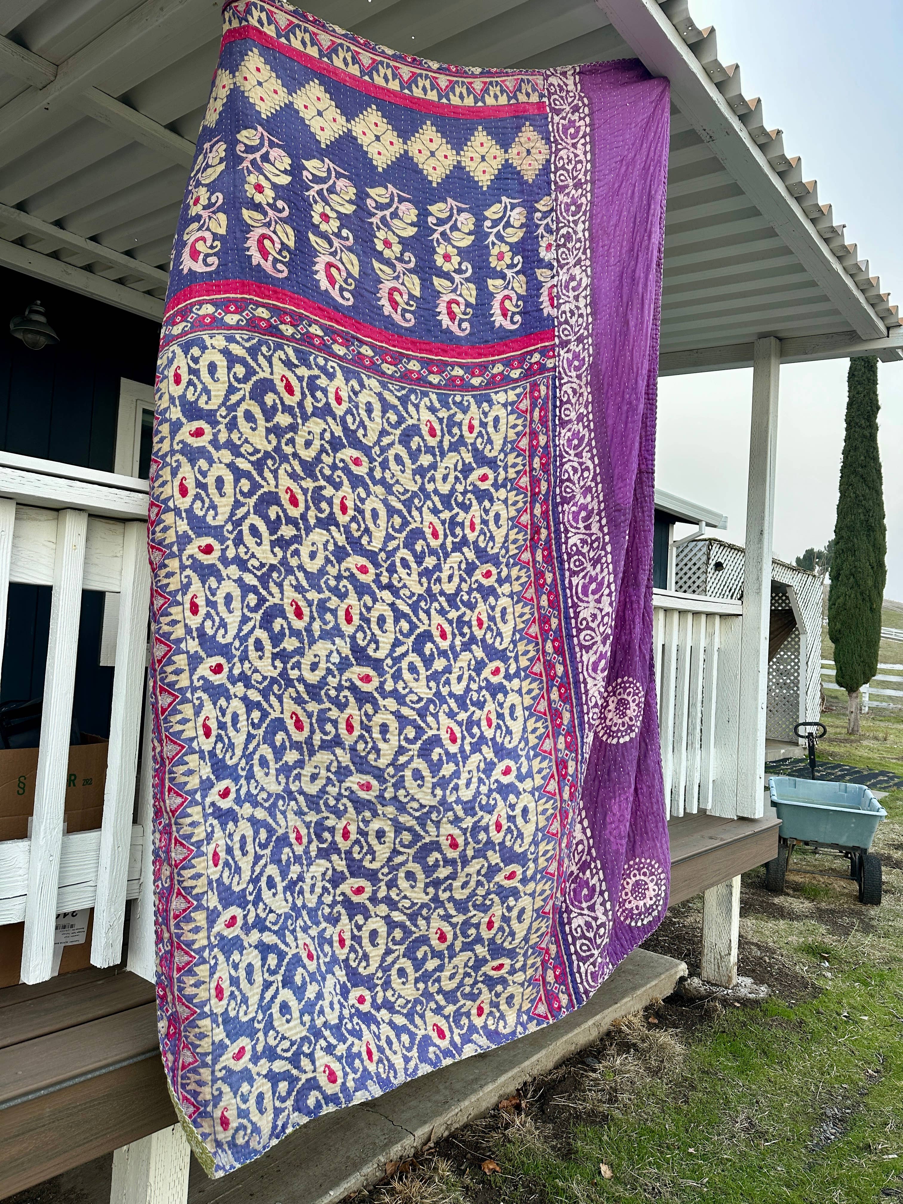 PiPPY | Kantha Clothing – Manta para sofá por atacado – Mantas de Retalhos Kantha, Cobertores Boho, Decoração de Casa Cottagecore3