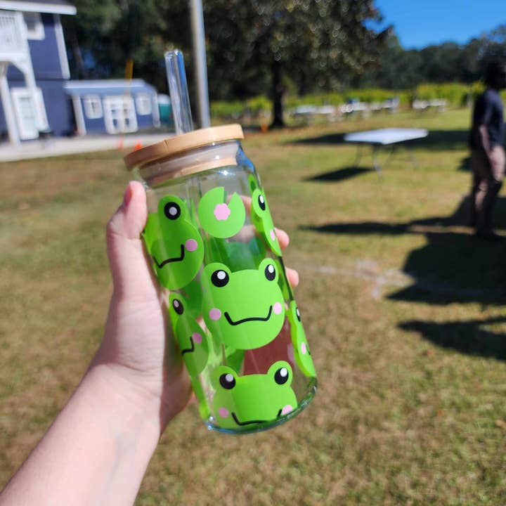 Gobelet en verre Frog Face pour la vente par Happy Little Star Shop