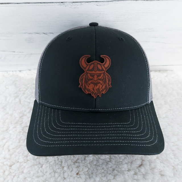 Trendy Tee Co. - Vendita all'ingrosso Cappellino  da camionista - Unisex - Cappello da camionista Team Mascot Richardson nero e grigio10