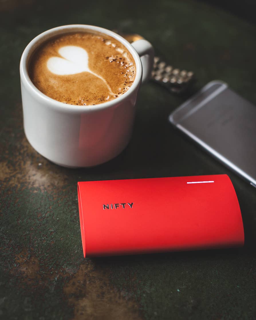 NIFTY Electronics – wholesale Bärbar laddare – Nifty bärbar laddare 6800 mAh – svart7