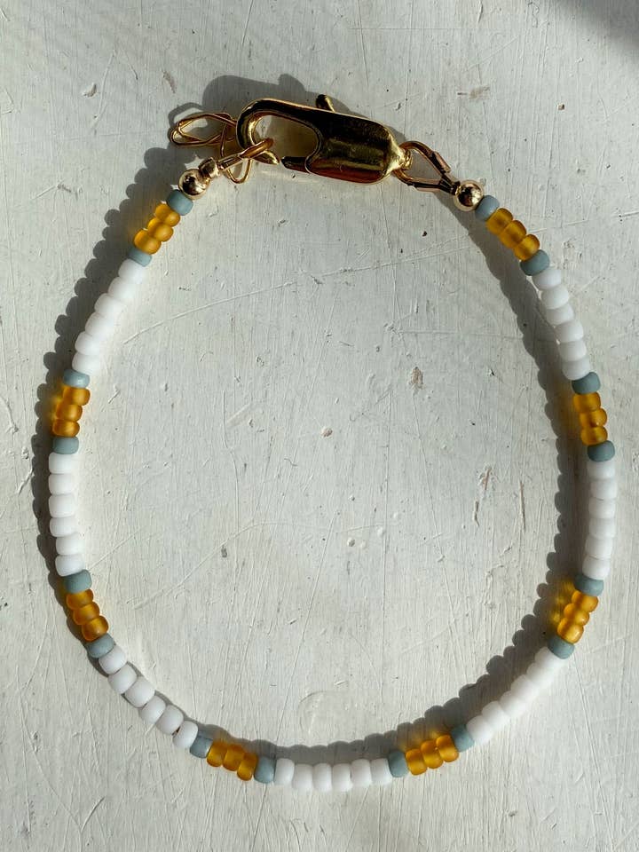 Platte armband van Goldie voor wholesale door Finnie’s Findings