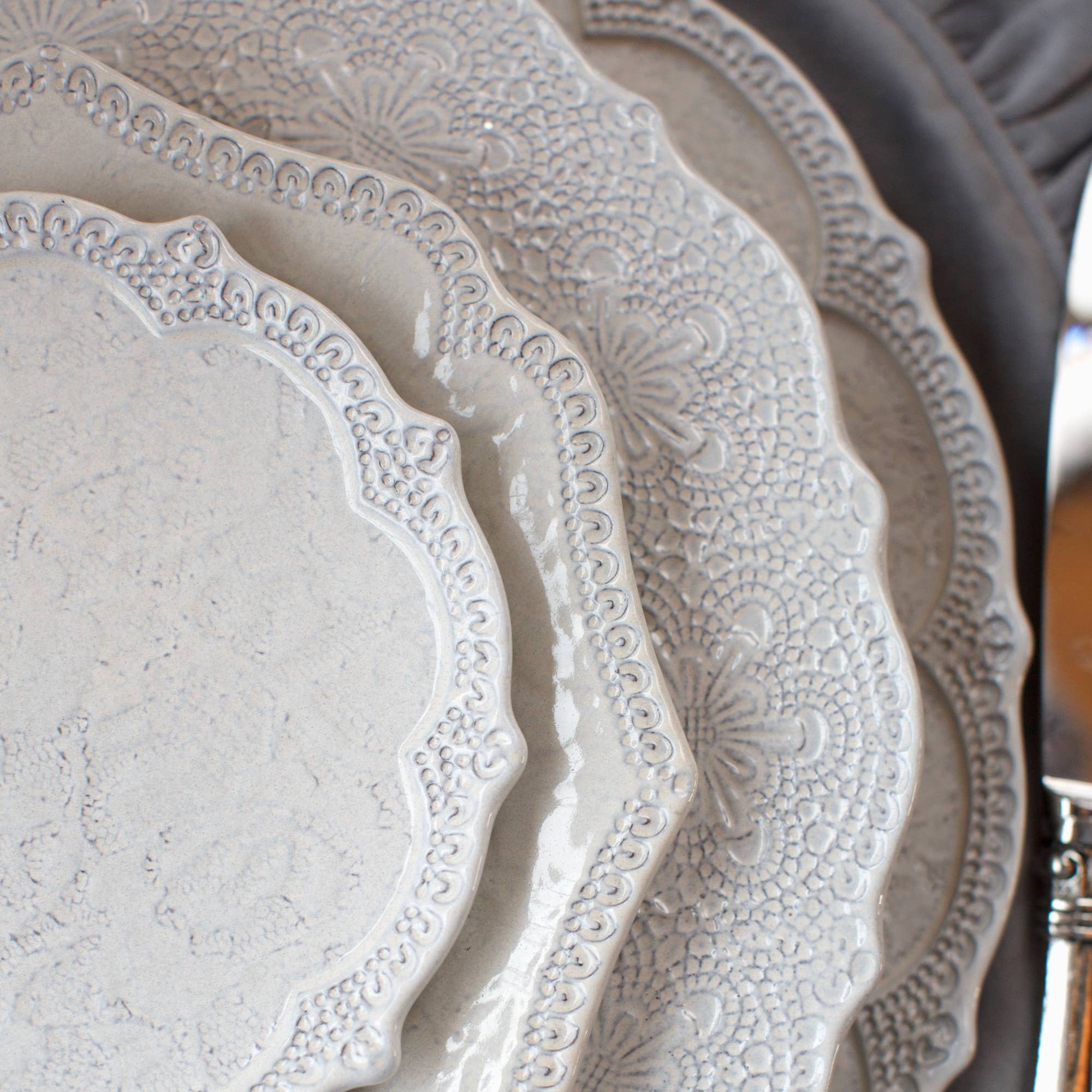 Arte Italica & Crown Linen Designs - Wholesale Dinner Plate - Merletto Antique Dinner Plate2