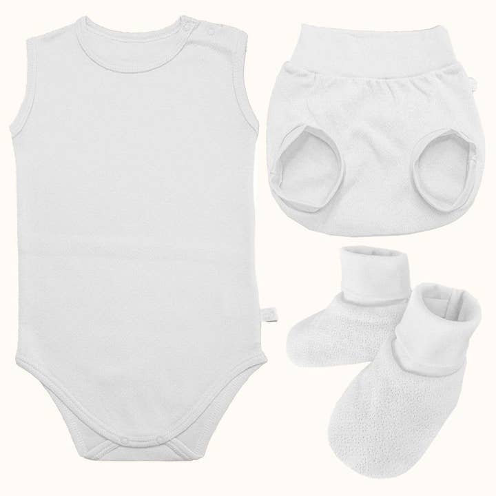Conjunto Soft Moves: Body Sem Mangas, Tapa Fraldas e Pantufas Branco por atacado de Pim-Pam-Pum