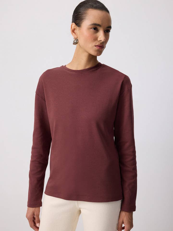 T-SHIRT ESSENTIEL À MANCHES LONGUES EN COTON COUPE CLASSIQUE pour la vente par Touché Privé