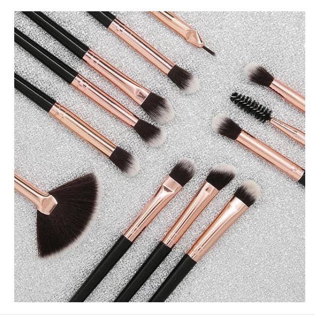 12 PCS Eyeshadow Brush Set with Storage Bag for wholesale by Rossario George