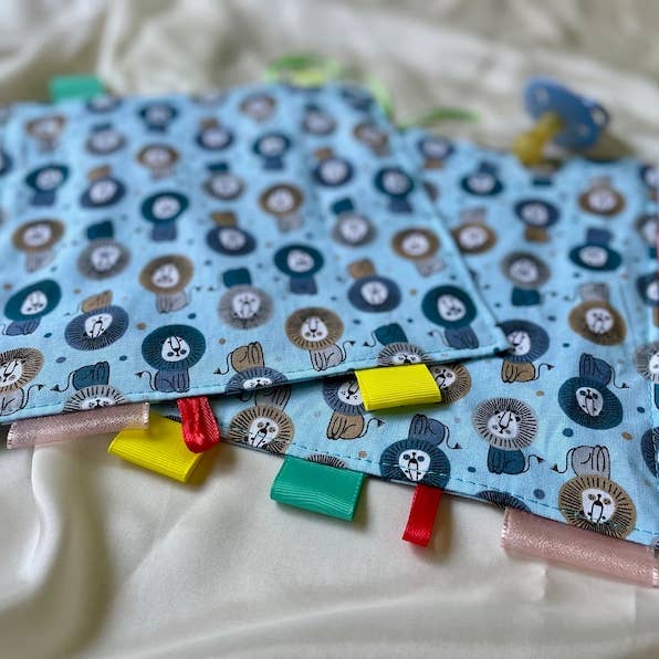 Baby crackle cloth lion for wholesale by bebelito