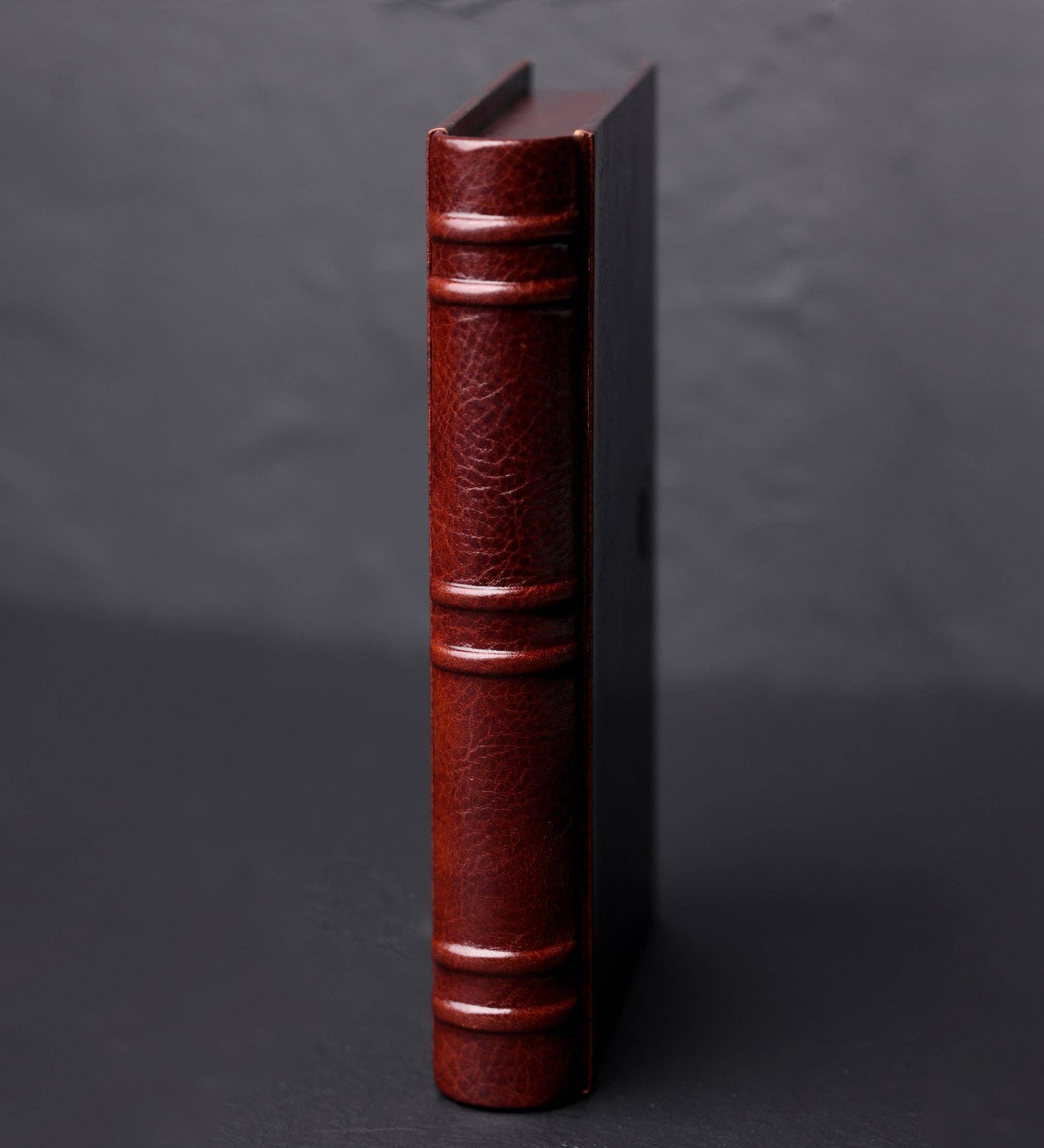 Time Resistance - Wholesale Humidor/Cigar Accessory - Leather Cigar Box, Cigar Case - Howards End9