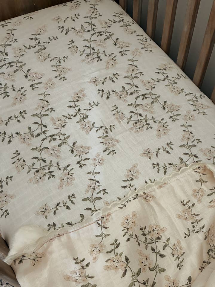 Fleur Blanche Fitted Cot Sheet for wholesale by Pop Ya Tot