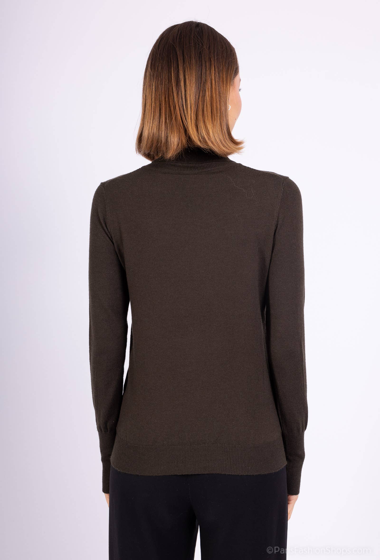 DIX-ONZE - Wholesale Knit Sweater - Women's - Basic Turtleneck Sweater – The Warm Essential with Button Details2