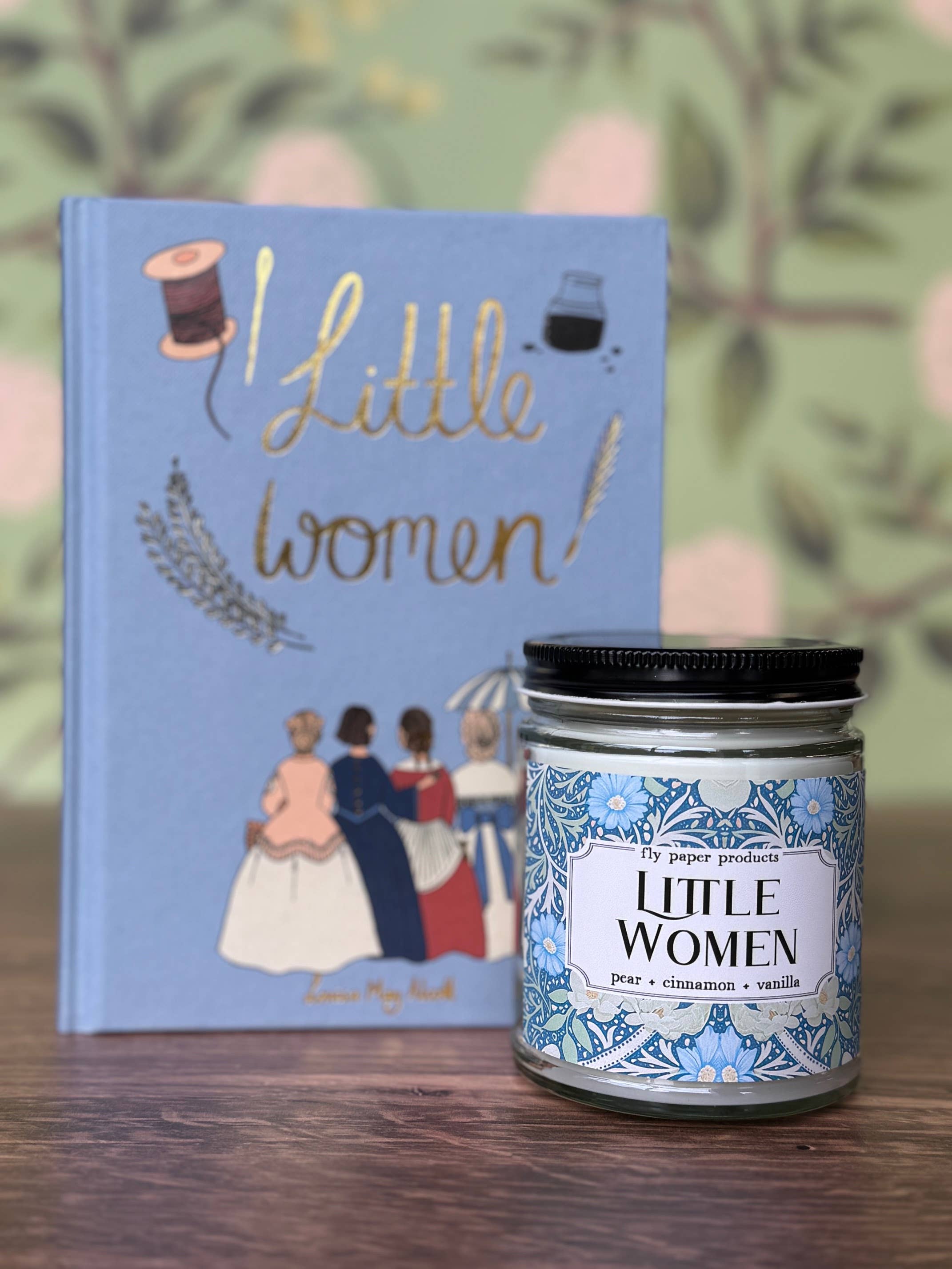 Fly Paper Products - Vendita all'ingrosso Candela in vasetto - Candela da 9oz Collezione Classica William Morris Piccole Donne