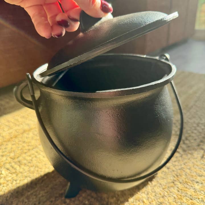 Liv Rocks - Wholesale Meditation Supplies - Cauldron Smudge Pot, Cast Iron Incense Burner6