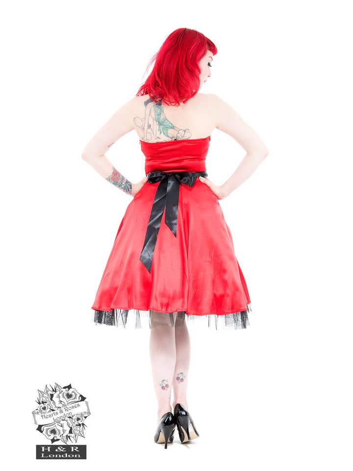 Hessar Trading CO LTD – Vestido - Mulher por atacado – Vestido Rodado de Cetim Liso com Gola Halter4