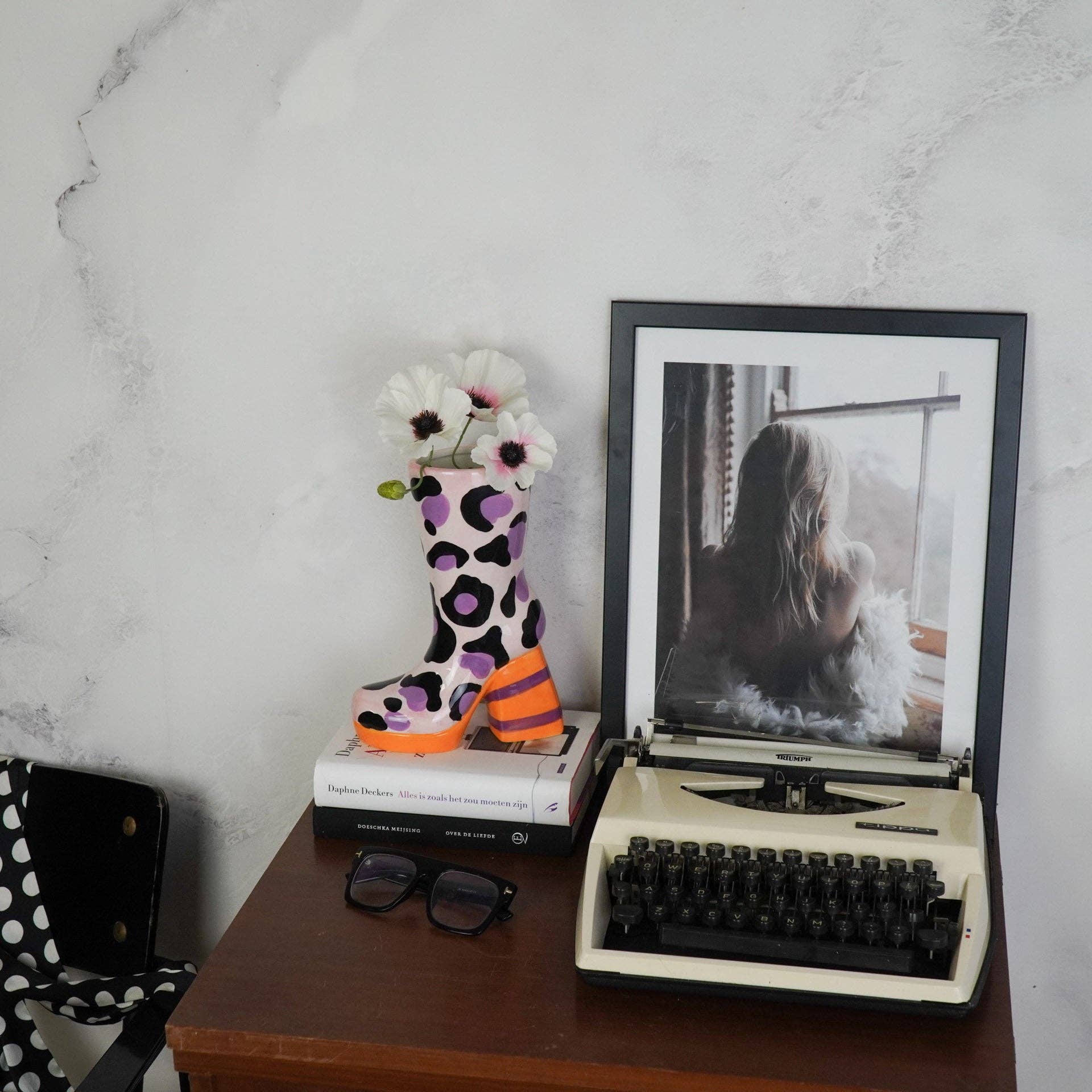 Housevitamin bv - Wholesale Vase - Flower Vase- Boot with Leopard Print Vase- Ceramics- Pink/ Orange-18x8x24 cm5