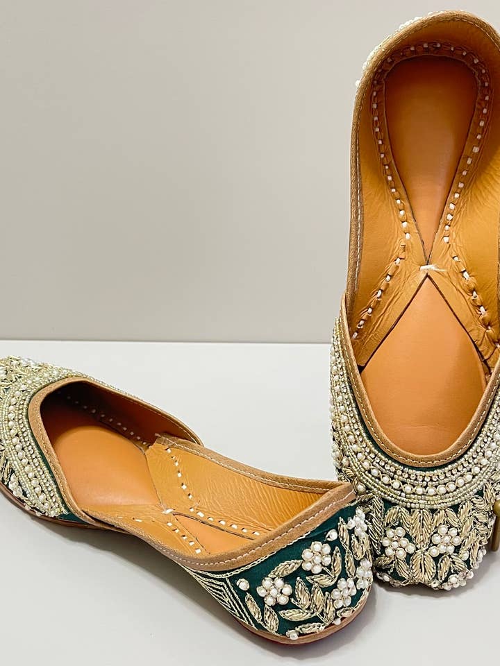 Urban Utsav - Wholesale Sandals – Women's - Bottle Green Embroidered jutti1