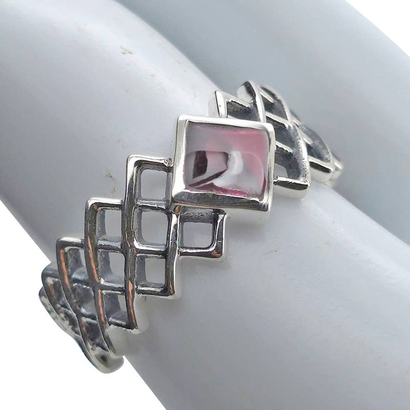 Amberman – wholesale Solitairering – Facetterade granat silverring1