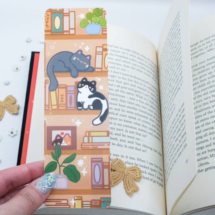 Sparkles in the Wild - Wholesale Bookmark - Marque-page Amoureux des Chats et des Livres1