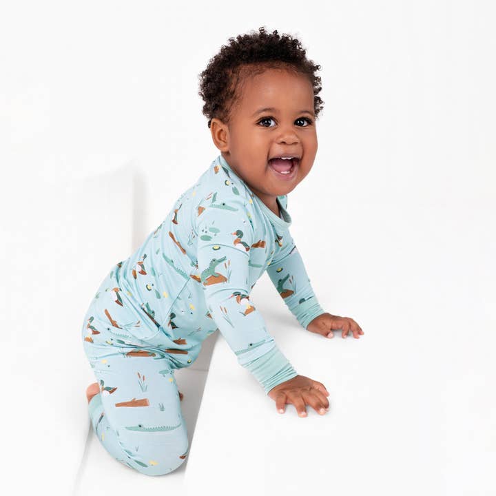 Ensemble deux pièces en bambou Bayou Buddies pour la vente par Pearls & Pelicans