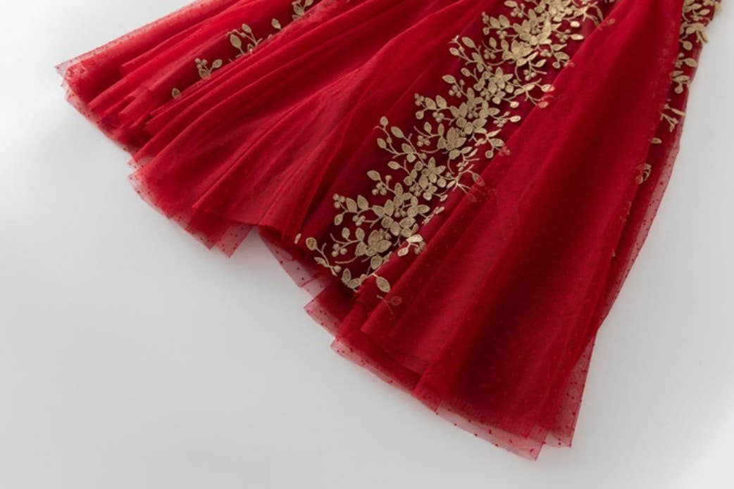 Productseeker – wholesale Gown – Women's – DR816L V-Neck Mesh Dress with Handmade Floral Embroidery9