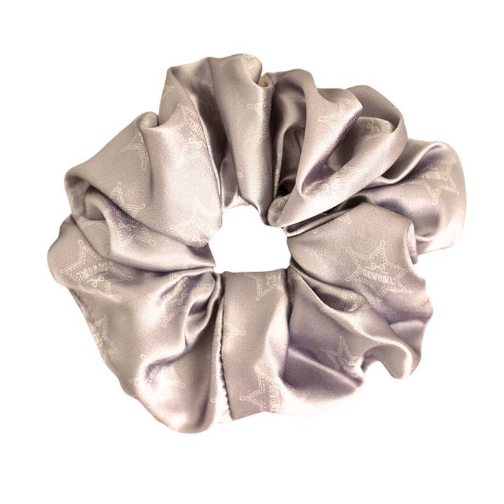 COWGIRL STARS - Chouchou en soie imprimée pour la vente par Beyond Scrunchies