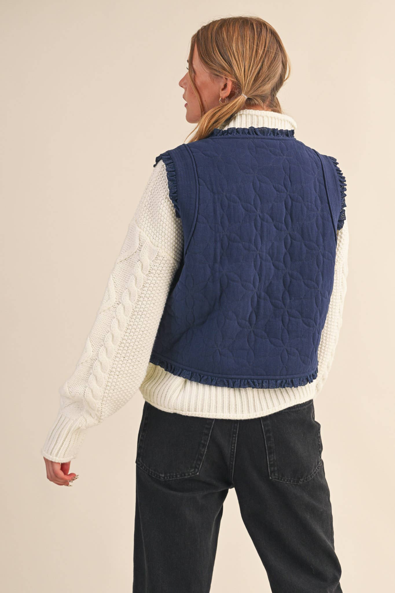 &MERCI - Wholesale Outerwear Vest - Women's - FLORAL QUILTED LACE TRIM BOW TYING VEST MJK411312