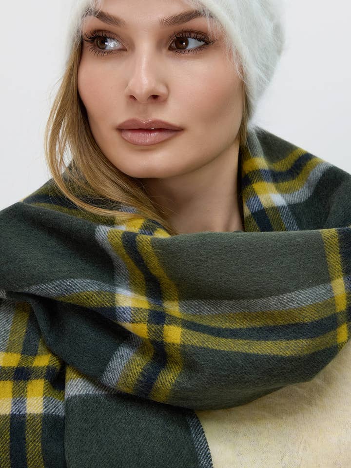 Klassisk rutmönstrad sjal i lammull för wholesale av Bellemere