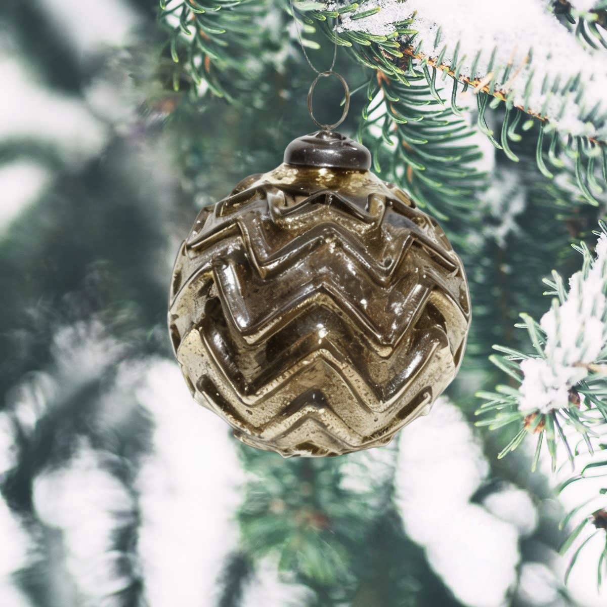 Antikas - Wholesale Kerstdecoratie - Kerstbal, rond antiek-messing, premium glas, handgemaakt in India, ⌀10 cm1