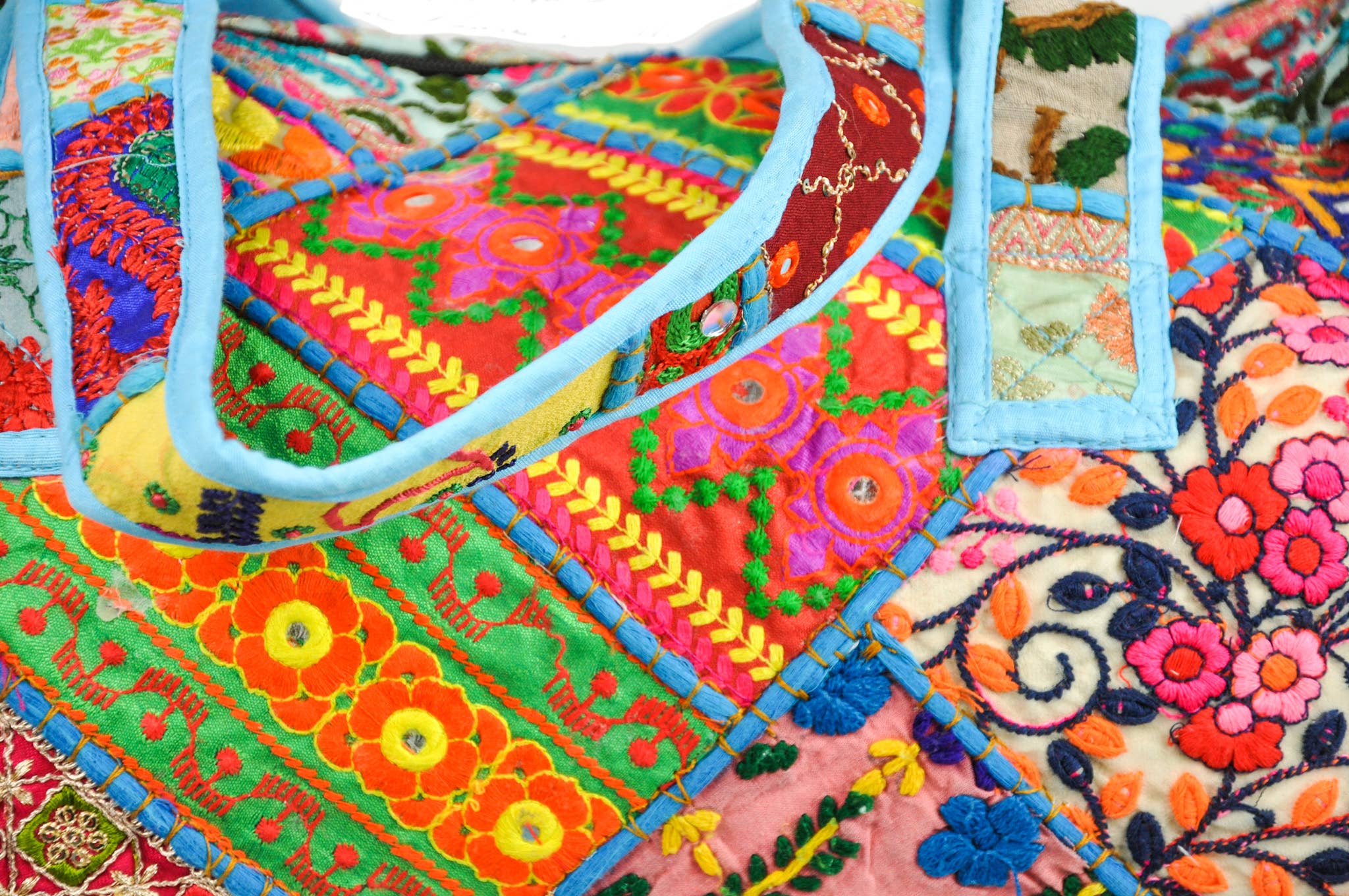 Zumki - Wholesale Weekender Bag - Women's - Dahlia Embroidered Patchwork Cotton Duffle Bag6